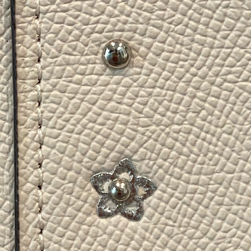 Coach 3 compartment bag white and silver - Picture 6 of 8